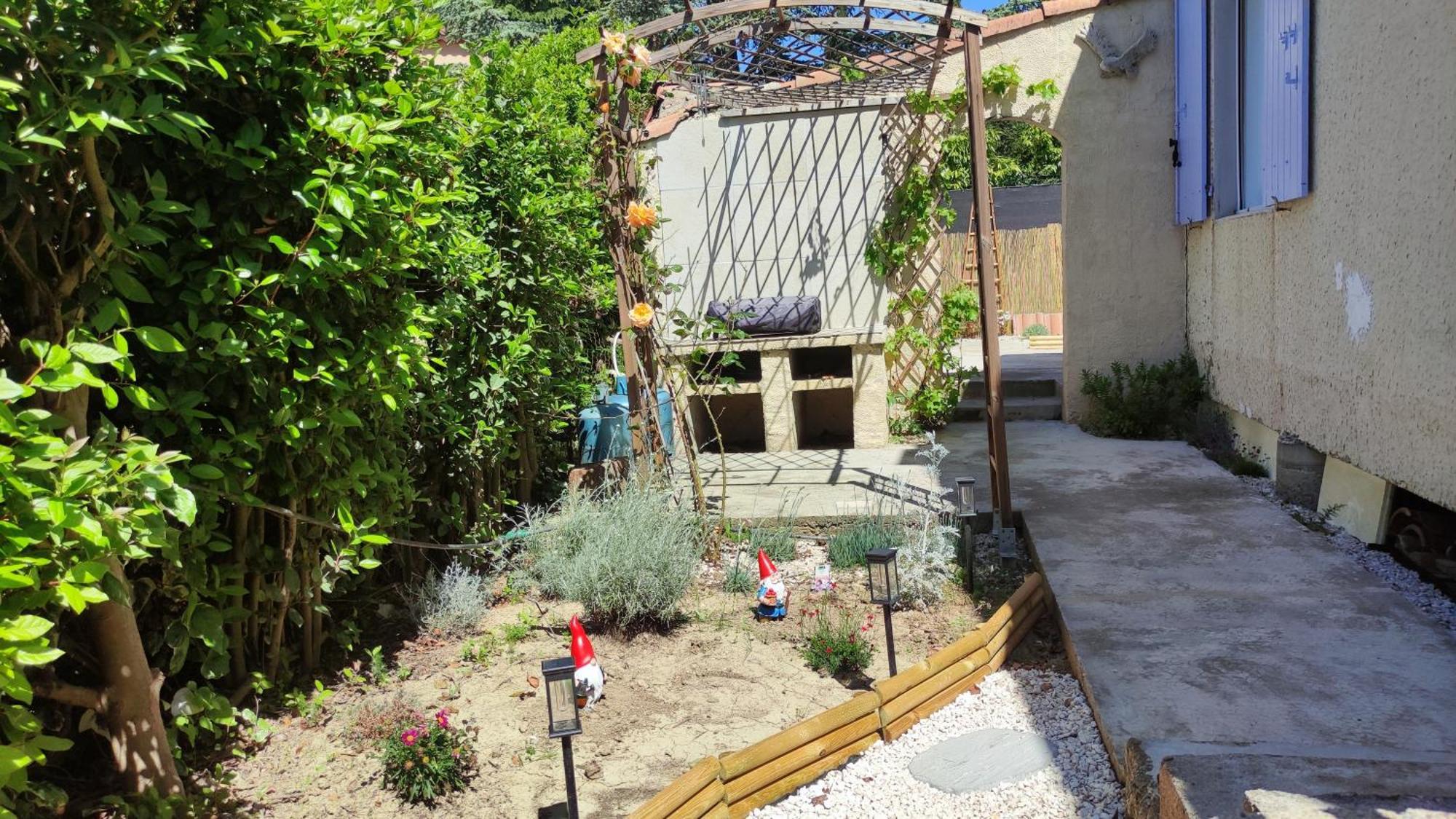 Le Jardin Des Rocailles - Villa 4 Chambres Climatisee Avec Piscine A Deux Pas D'Avignon Villeneuve-lès-Avignon Buitenkant foto